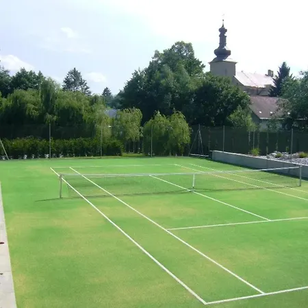 Péchy Castle Resort *